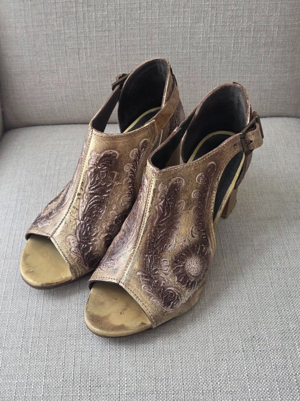 Roper Mika Floral Embossed Tooled Leather Mule Block Heels Size 8 Open Toe Rodeo